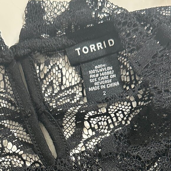 Black Lace High Neck Tank with Long Fringe - Picture 4 of 4